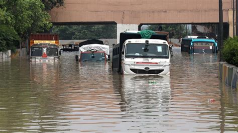 Hindistan da sel felaketinde can kaybı 100 ü aştı Son Dakika