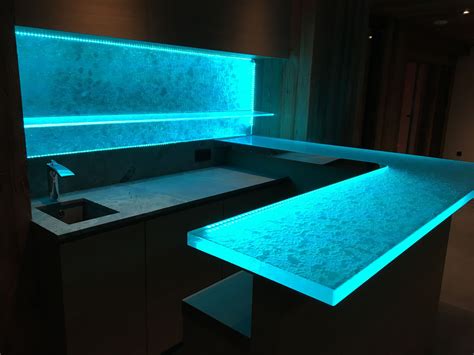 Ditch the swinging fluorescent bulbs and harsh overhead fixtures for the top 60 best basement lighting ideas. バーカウンター - THINKGLASS RESIDENTIAL BAR - ThinkGlass - キッチン ...