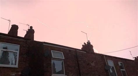 Dramatic Photos Of Amazing Hull Lightning Storm As Homes Struck Hull Live