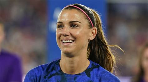 Watch Alex Morgan Plays Soccer With Her Daughter In Adorable Clip Si