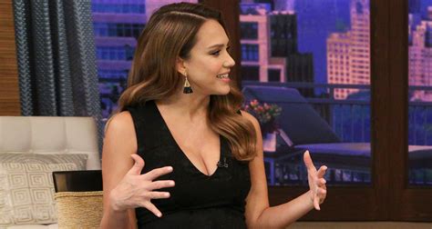 Jessica Alba Spills On Hanging With Bill Clinton And Pierce Brosnan In