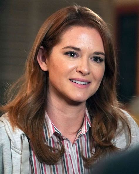 Sarah Drew Teases April S Delightful And Juicy Return To Grey S Anatomy Good Morning America
