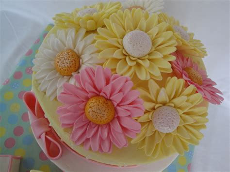 Daisy Theme Baby Shower Cake