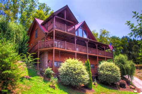 Plus, you'll get over $700 in free tickets when you book with us. Mooseberry UPDATED 2020: 3 Bedroom Cabin in Pigeon Forge ...