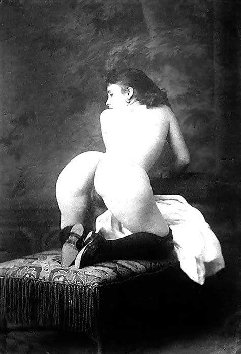 Vintage Nude Women Big Ass
