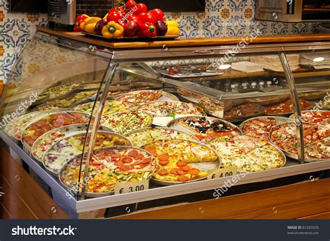 Food franchise industry by stuzzicando offers italian slow food to start your own fast food franchise business to the worldwide market cooking and franchising of traditional italian slow food: Largest Pizza Selection In Italian Fast Food Restaurant ...