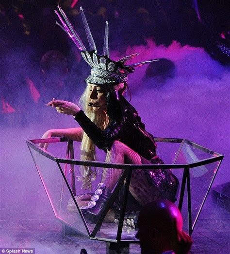 Performance Stage Lady Gaga Pictures Ooo La La Star Wars Bad Romance I Love My Wife Born