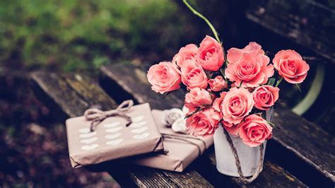 Presents Bench Rose Flowers Bouquets Wallpapers Hd Desktop And
