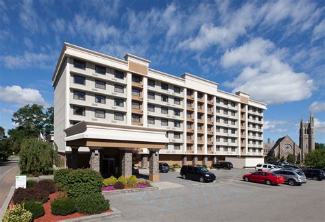 It is on foot that this fascinating city is best discovered. Holiday Inn Niagara Falls-Scenic Downtown - Niagara Falls USA