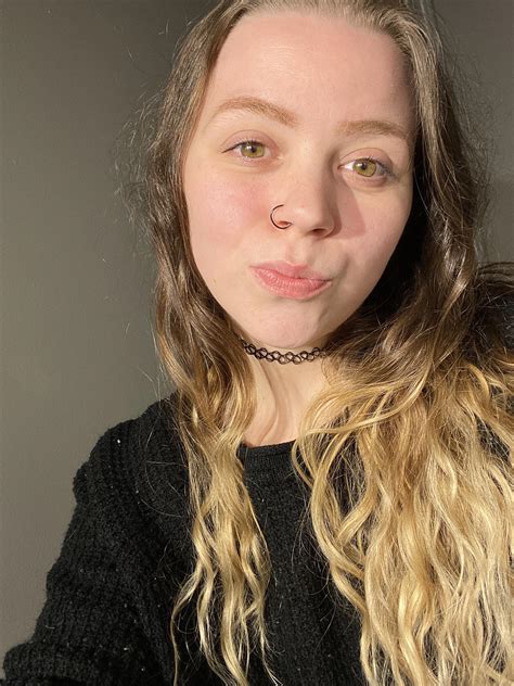 F27 No Filter No Makeup Just An Awkward Face And Fly Always😘 Rselfie