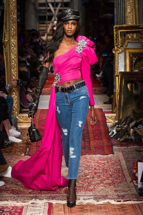 All The Looks From The Moschino Fall 2016 Ready To Wear Show