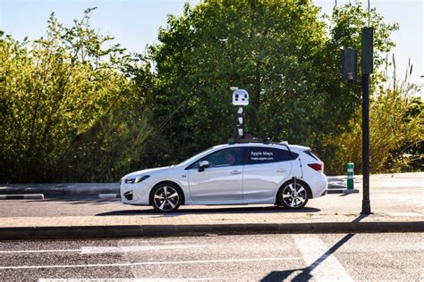Apple 's plans to develop an electric and driverless car featuring its own battery technology are reportedly back on the table, with a new target production date estimated for 2024. Apple plans to launch its own car with next-generation batteries in 2024