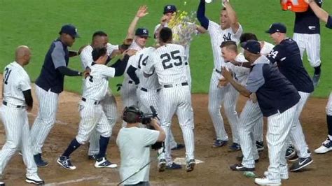 Walker Has Pinch Hit Hr In 9th Yanks Rally Past White Sox Abc7 New York