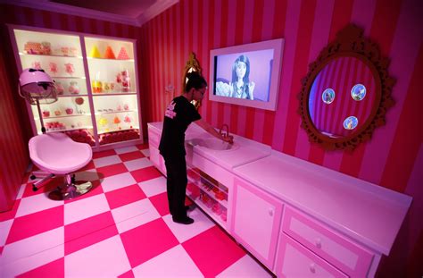 Photos Of The Ridiculous Life Sized ‘barbie Dreamhouse In Berlin