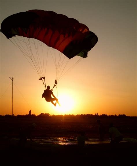 Parachute Photos Free Download
