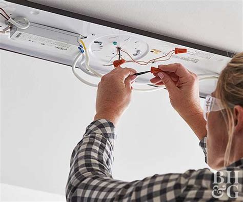 Does it matter which wire goes where on a light switch? How to Install Fluorescent Lights