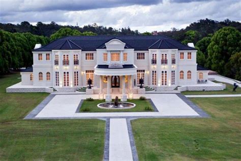 Gold Coast Hinterland Mansion Sells For Half Its Cost Luxurious Mansions Big Mansions Luxury