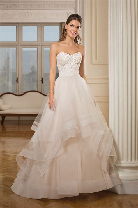 Das brautkleid stellt für die meisten damen eines der wichtigsten kleidungsstücke in ihrem leben dar. ASHA - Wedding Dresses Sydney - Bridal Shops - Bridesmaid ...
