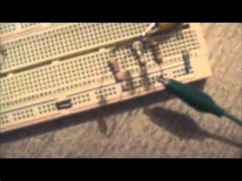 Un circuito mixto es aquel en el que se combinan conexiones en serie y en paralelo. CIRCUITO SERIE, PARALELO Y MIXTO - YouTube