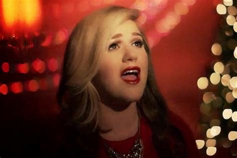 Kelly Clarkson Premieres Wrapped In Red Music Video