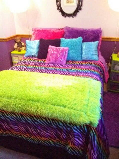 Zebra print decor room home inspirations bedroom. Rainbow zebra bedroom | Zebra bedroom, Zebra print bedroom ...