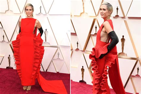 Kristen Wiigs Ruffled Oscars 2020 Dress Draws Lasagna Comparisons