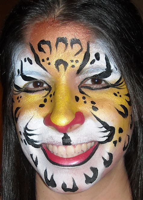 20 Cool And Scary Halloween Face Painting Ideas Entertainmentmesh