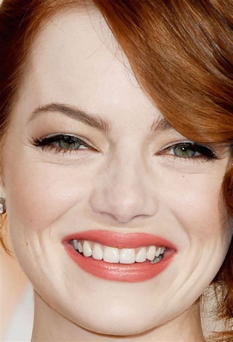 Close Up Of Emma Stone At The 2015 Oscars Fiery Redhead Natural Redhead Beautiful Redhead