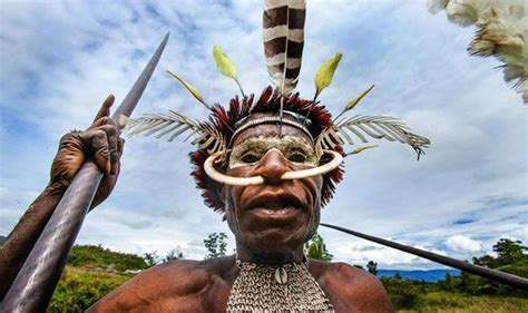 Stunning Pictures Of One Of Worlds Most Hidden Tribes World News