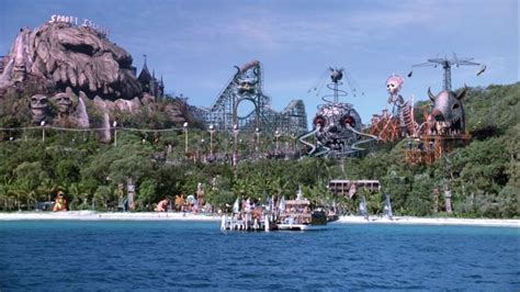 Scooby, fred, shaggy, daphne, and velma is in excellent condition as you can see from the photos. What if Universal built Scooby-Doo's Spooky Island?