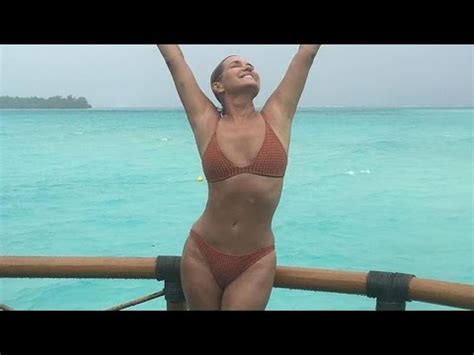 Yolanda Hadid Shares Sexy Swimsuit Shots From Tahitian Getaway Youtube