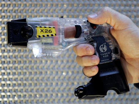 Tasers May Provoke Deadly Heart Problems Study Finds Cbs News