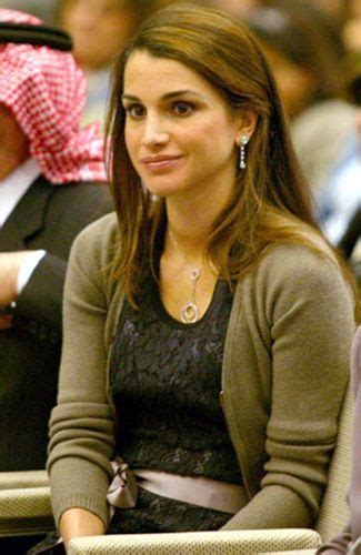 Pin By Lou De Marie On Queen Rania Of Jordan Queen Rania King Abdullah Queen