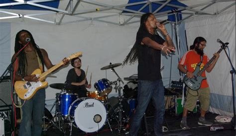 Leander Road Street Party Shrugs Off The Rain With Live Bands Beer