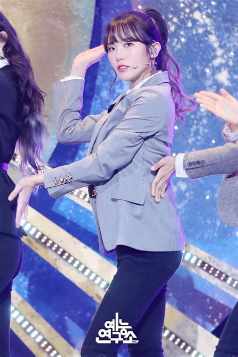 Wjsn Luda Mbc Music Core Wjsn Luda Pantomime Red Velvet Joy