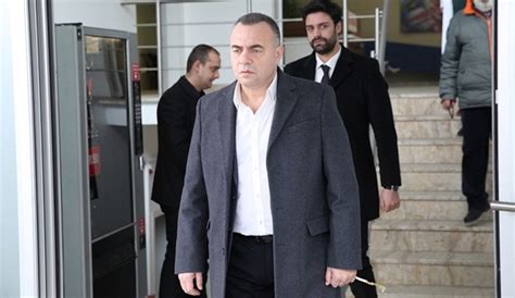 Eşkiya dünyaya hükümdar olmaz son bölüm izle. Eşkıya Dünyaya Hükümdar Olmaz, 2015'i zirvede tamamladı ...