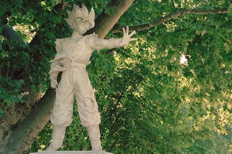 la statue de sangoku à paris est elle réelle nous vous disons où il y a des monuments du