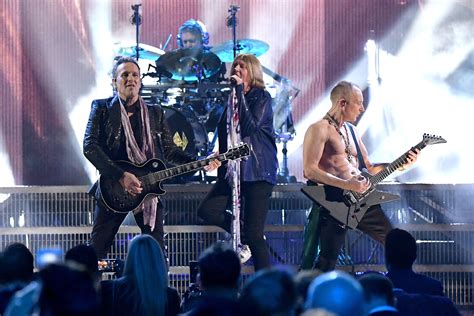 Def Leppard Close Out Rock Hall With Jubilant ‘pour Some Sugar On Me