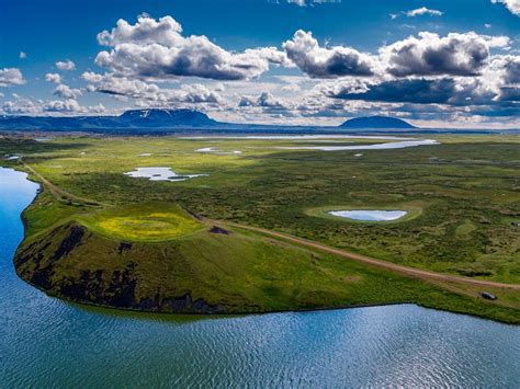 When To Visit Iceland Summer Vs Winter Travel Discover The World Blog