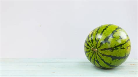 Fearless Man Slices Watermelons On His Stomach In Seconds Setting New Record Mental Floss