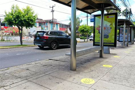 MOP y VMT señalizan paradas de buses para mantener distanciamiento al