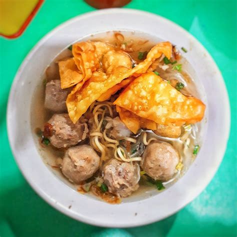 Goyang lidahot / streaming video mirip dewi perssi. Bakso Goyang Lidah Dan Mie Ayam Bakso Pak Tris, Wonokromo, Surabaya - Lengkap: Menu terbaru, jam ...