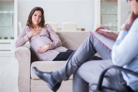 Premium Photo Pregnant Woman Visiting Psychologist Doctor