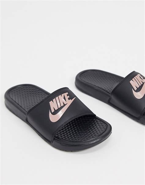 Sandalias En Negro Y Dorado Rosa Benassi De Nike Asos