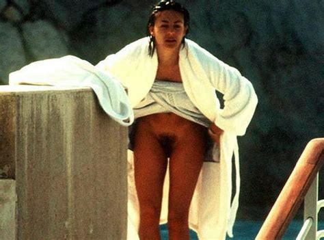 Elizabeth Hurley Nude Pics Porn And Topless Sex Scenes 1404 The Best