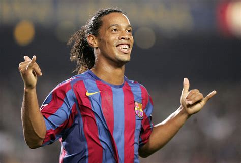 Ronaldinho marcou dois gols e ainda deu duas assistências no que seria sua última partida como jogador do barcelona. Ronaldinho always had a smile on his face. Waking up in ...