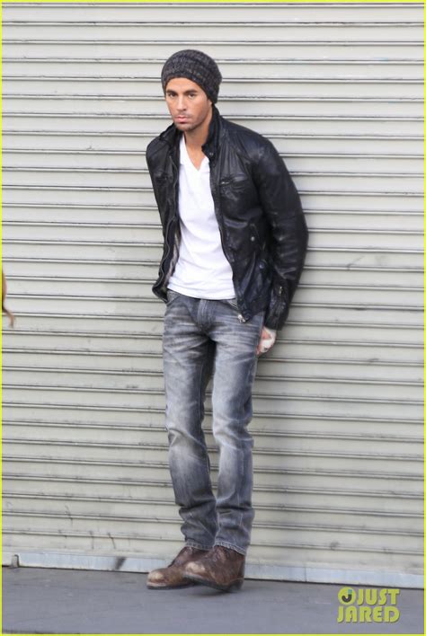 Enrique Iglesias Leather Jacket Cool For Heart Attack Video Photo