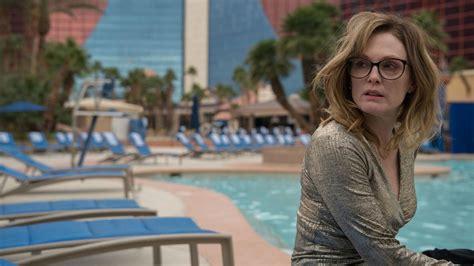 ‘gloria Bell Movie Review Julianne Moore Soars But Entertainment