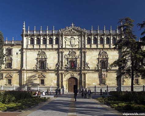 Qué Ver En Alcalá De Henares Fachada De La Universidad De Alcalá De