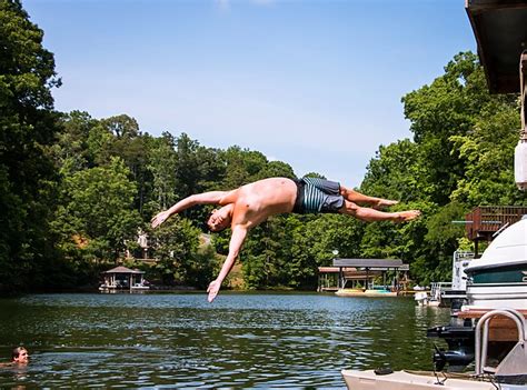 Smith mountain lake boat rental. Top 10 Ways to Explore Virginia's Blue Ridge Mountains